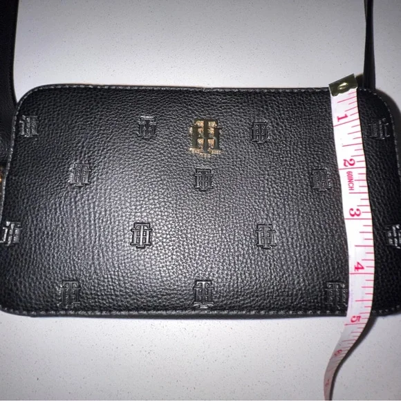 Tommy Hilfiger Women's Camera Crossbody Bag - Black Faux Leather Embossed Logo - Picture 9 of 11